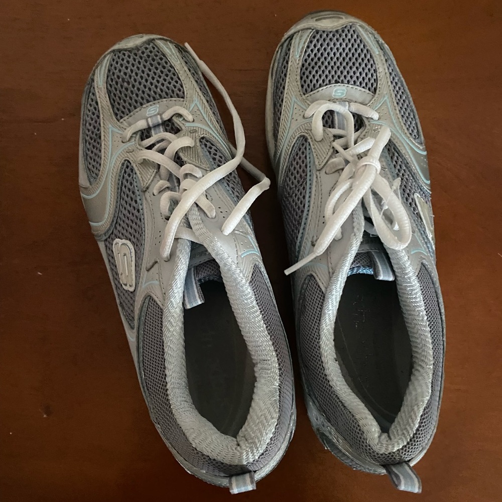 Sketchers, Shape-ups.